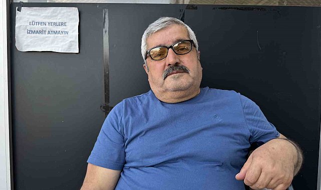 Haylaz karga kahvehanenin müdavimi oldu