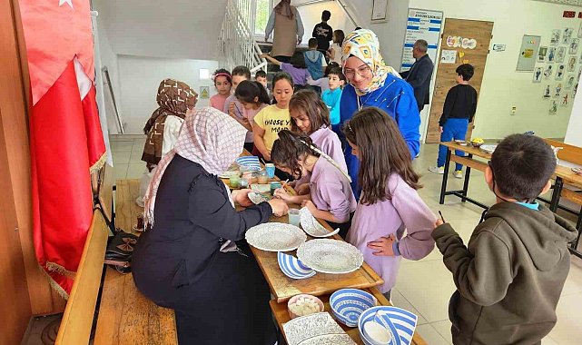Hisarcık'ta öğrencilere çini sanatı tanıtıldı