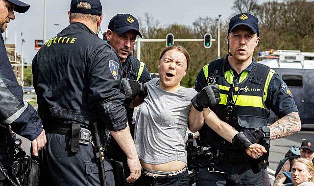 İklim aktivisti Greta Thunberg, protestoda iki kez gözaltına alındı