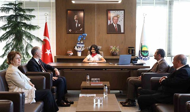 İnegöl Belediyesi'nde başkanlık koltuğu Ayşe Zehra'nın