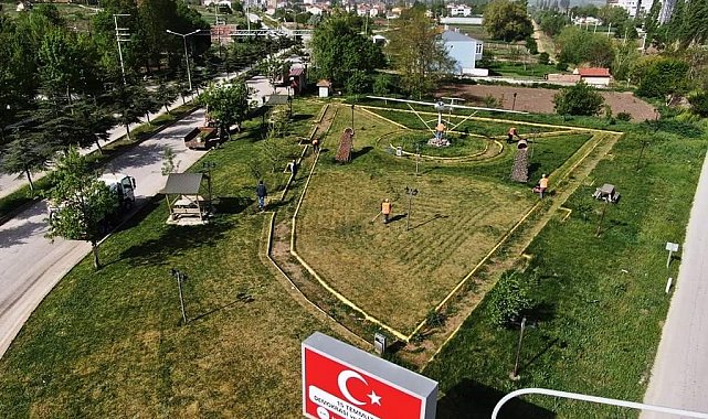 İnönü'de yabani ot temizliği hız kesmeden devam ediyor