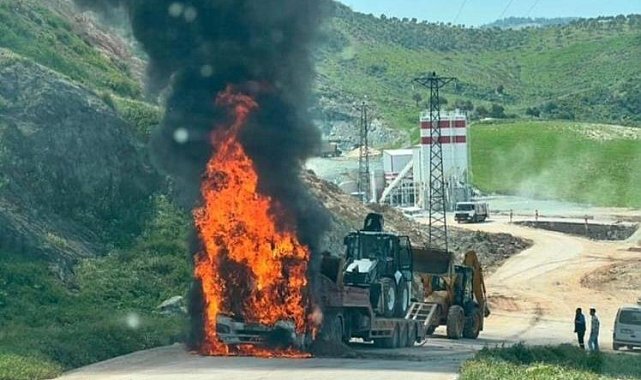 İş makinesi yüklü tır alevlere teslim oldu