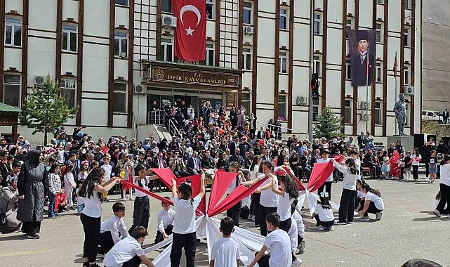 İspir'de 23 Nisan coşkusu