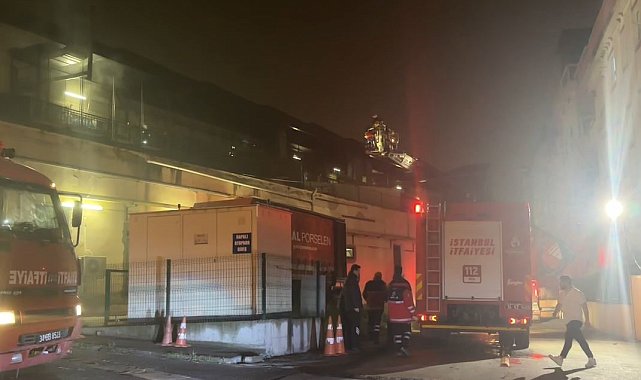 İstanbul&#039;da AVM&#039;de yangın