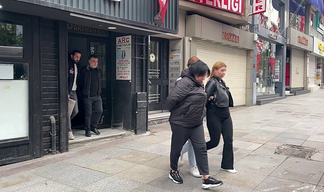 İstanbul&#039;da çocuk bakıcısı ilanıyla fuhuş tuzağına operasyon: 4 kişi tutuklandı