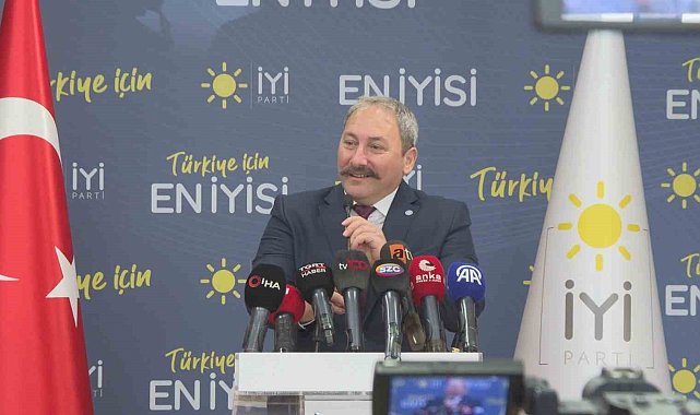 İYİ Parti Genel Başkan Yardımcısı Akalın, Genel Kurultay'da genel başkan adayı olacağını açıkladı