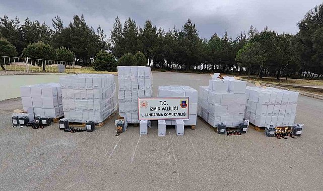 İzmir'de piyasa değeri 3 milyona yakın etil alkol malzemeleri ele geçirildi