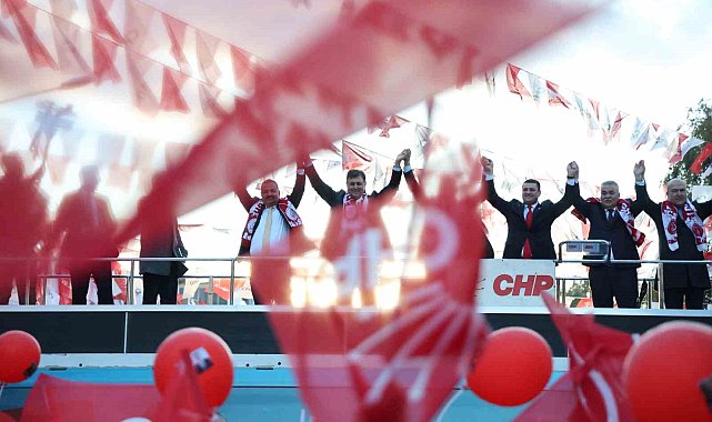 İzmirliler 20 yıldır büyükşehirde AK Parti'yi seçmiyor