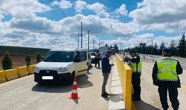 Jandarma 2 bin 212 sürücüye toplam 5 milyon 179 bin 808 TL para cezası kesti