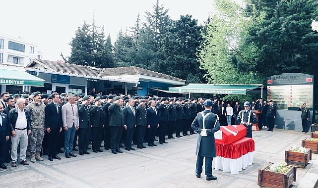 Jandarma başçavuş kalbine yenik düştü