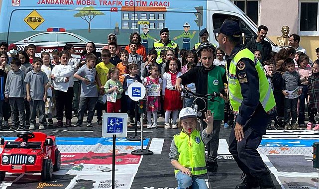 Jandarmadan miniklere trafik eğitimi