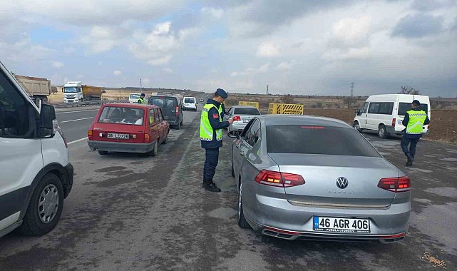 Jandarmanın trafik denetimleri devam ediyor