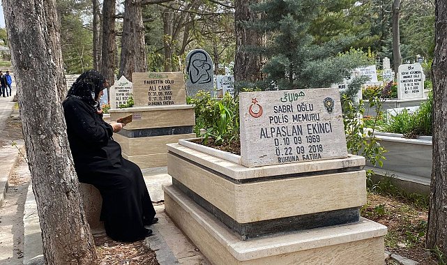 Kabristanlarda bayram ziyareti yoğunluğu