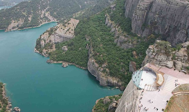 Kahramanmaraş'ta Ali Kayası Cam Teras'a ziyaretçi akını