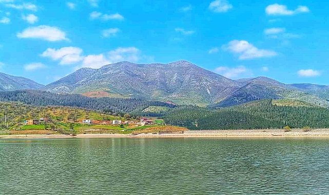 Kahramanmaraş'ta Kızıleniş Göleti kendine hayran bırakıyor