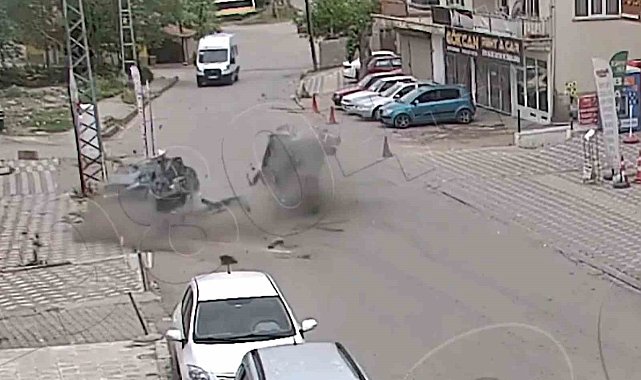 Kahreden kaza kamerada: Anne öldü, 9 yaşındaki kızı ağır yaralı