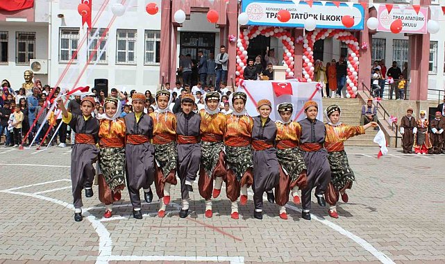 Kahta'da 23 Nisan coşku ile kutlandı