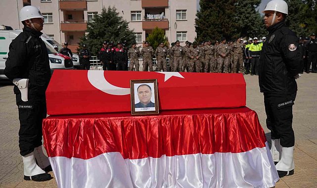 Kalp krizi geçiren polis memuru hayatını kaybetti