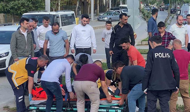 Kamyonet ile motosiklet çarpıştı, motosikletin üzerinde 2 kişi yaralandı