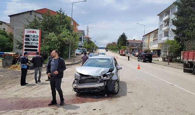 Karabük&#039;te tır otomobille çarpıştı: 1 yaralı