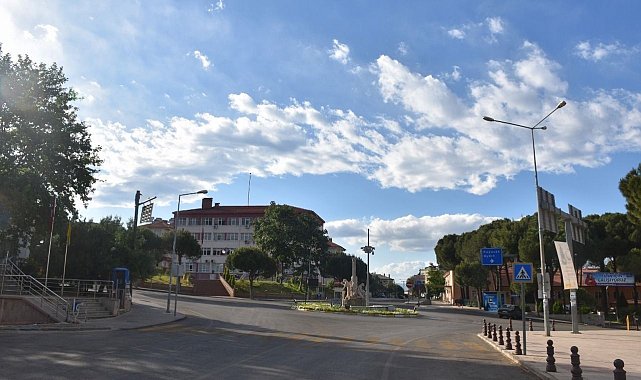 Karacasu&#039;da okul bahçeleri geçici olarak otopark hizmeti verecek