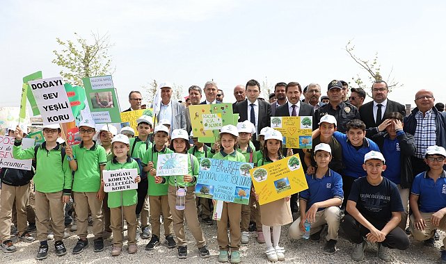 Karatay Belediyesi binlerce fidanı toprakla buluşturdu