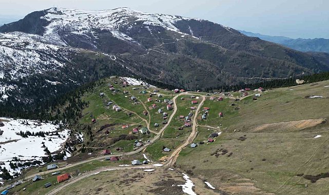 Karları eriyen Sis Dağı misafirlerini ağırlamaya başladı