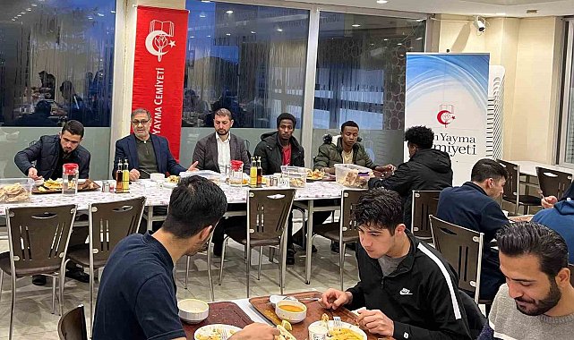 Kars İlim Yayma Cemiyeti öğrencilerle iftarda bir araya geldi