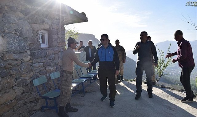 Kaymakam Güngör, üs bölgesinde güvenlik korucularıyla bir araya geldi