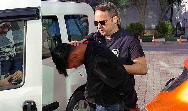Kendini 'polis ve savcı' olarak tanıtıp altın ve paraları alan dolandırıcı tutuklandı