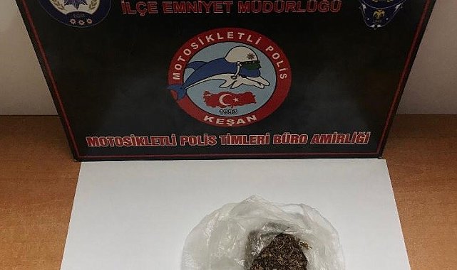 Keşan'da 2 ruhsatsız tabanca ile uyuşturucu ele geçirildi