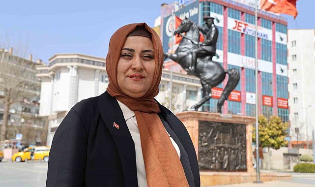 Kırşehir'in en büyük mahallesinin muhtarı kadın oldu