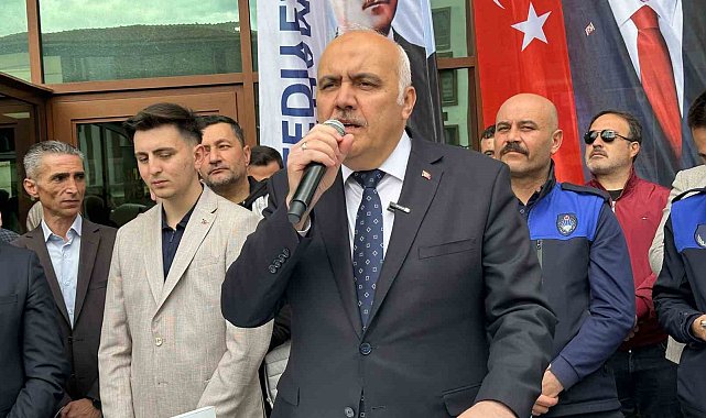 Kızılcahamam'da seçimleri kazanan Süleyman Acar mazbatasını aldı