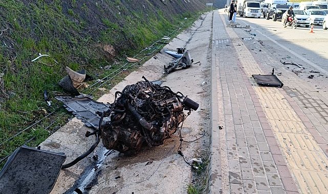 Kontrolden çıkan araç karşı şeritteki otomobille çarpıştı: 4 yaralı