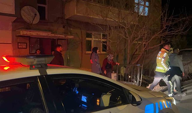 Kontrolden çıkan otomobil bahçeye uçtu