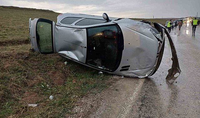 Kontrolden çıkan otomobil şarampole devrildi: 5 yaralı