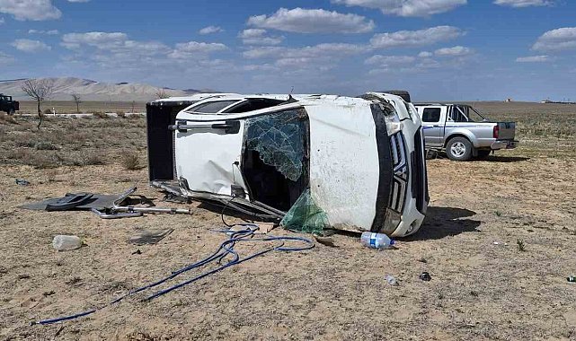 Konya'da pikap devrildi: 1'i ağır 3 yaralı