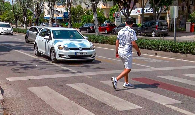 Küçük Ateş'in ölümden döndüğü kavşakta babası da kazadan kıl payı kurtuldu