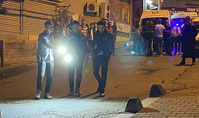 Küçükçekmece'de silahlı saldırı: 2 yaralı