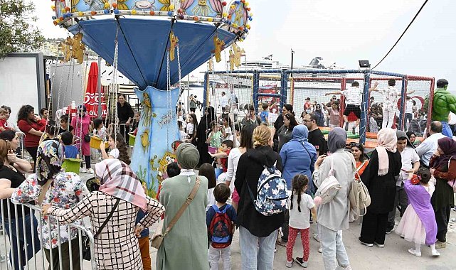 Kuşadası'nda çocukların 23 Nisan coşkusu devam ediyor