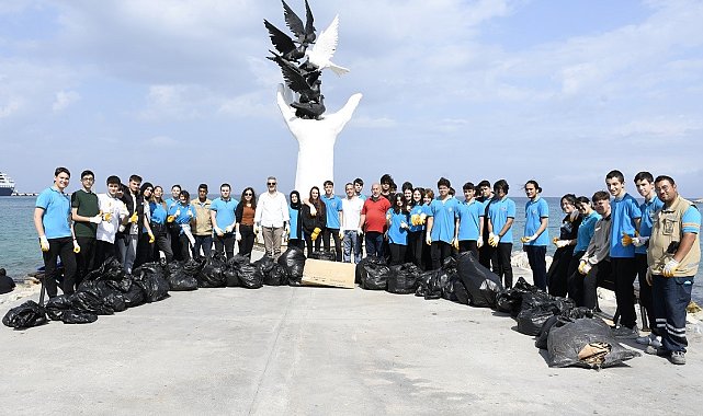 Kuşadası'nda kıyı temizliği yapıldı