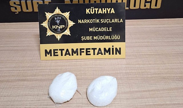 Kütahya'da spor ayakkabıya gizlenmiş uyuşturucuyla yakalanan araç sürücüsü tutuklandı