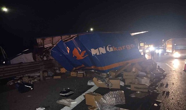 Kuzey Marmara Otoyolu'nda tır, kamyona arkadan çarptı: 2 yaralı