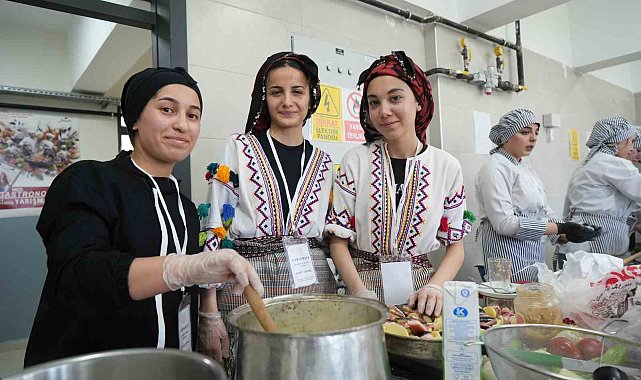 Liseli şefler Türkiye finallerine gitmek için ter döktü