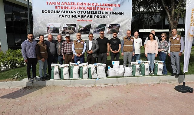 Manisalı çiftçilere 3 bin 100 kilo sorgum tohumu dağıtıldı