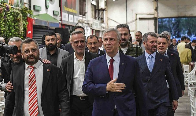 Mansur Yavaş'tan seçim sonrası ilk ziyaret Ankara Toptancı Hali'ne
