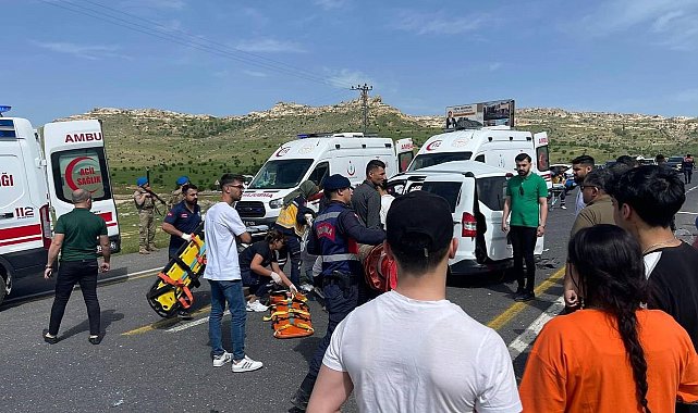 Mardin'de trafik kazası: 11 yaralı