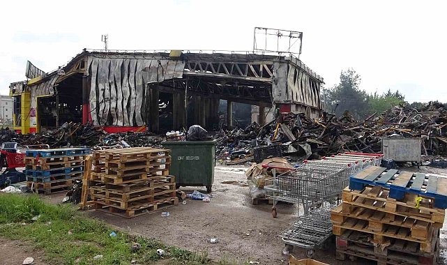 Market alev alev yanmıştı, tahribatın boyutu ortaya çıktı
