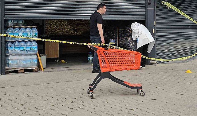 Markette manav reyonunda çalışırken silahlı saldırıya uğradı