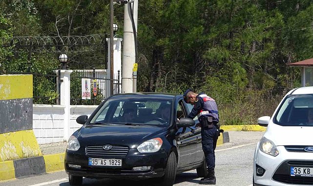 Marmaris'e bayram için 4 günde 40 bin araç girişi oldu